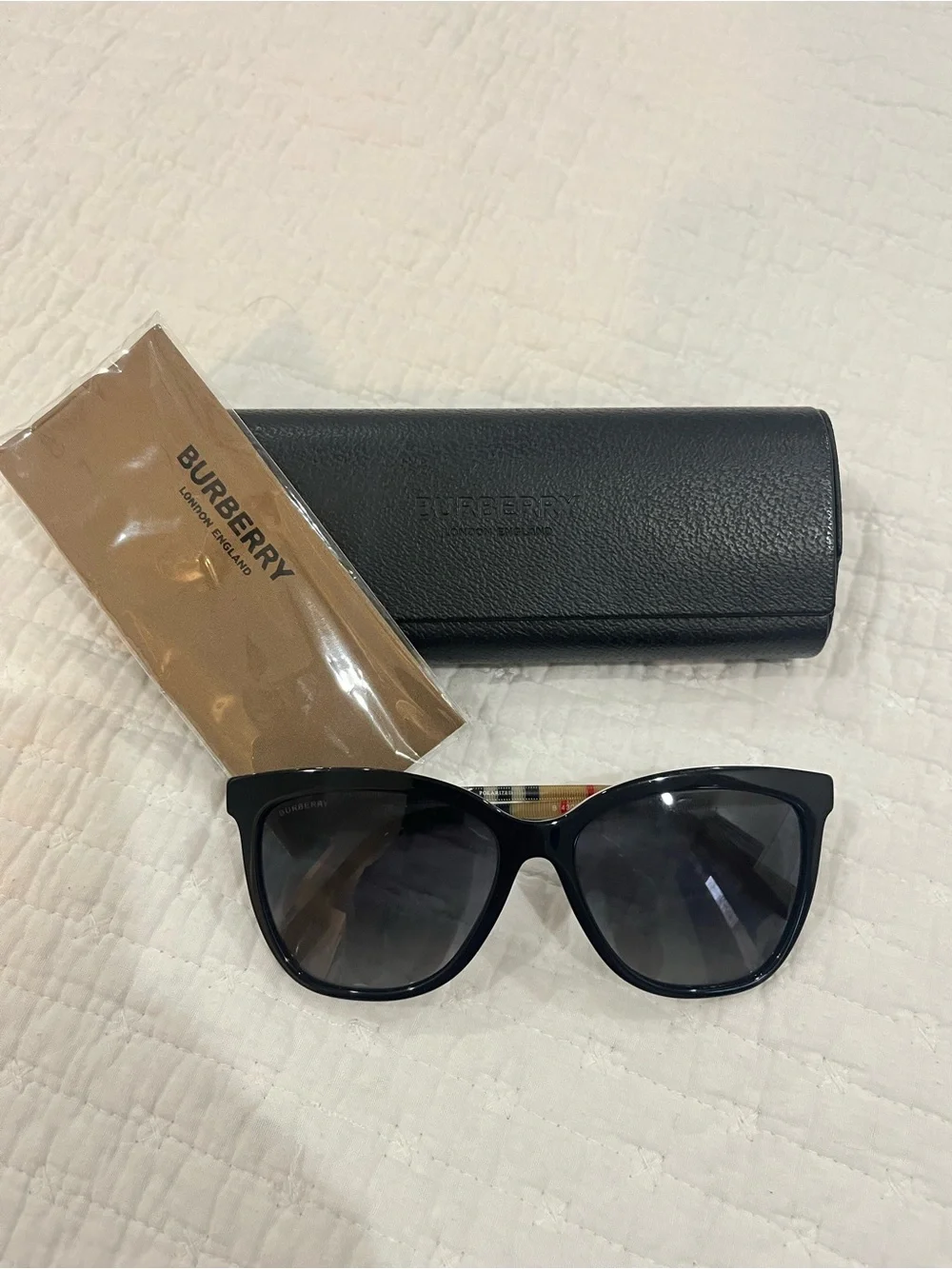 Burberry Black Cat-Eye Sunglasses with Gradient Lenses - Picture 1 of 4